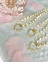 Load image into Gallery viewer, Amoureux Pearl Heart Necklace
