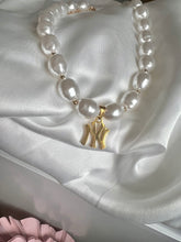 Load image into Gallery viewer, NY Pearl Choker
