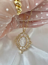 Load image into Gallery viewer, Glamorosa Pendant Necklace
