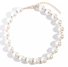 Load image into Gallery viewer, Essential Pearl Necklace
